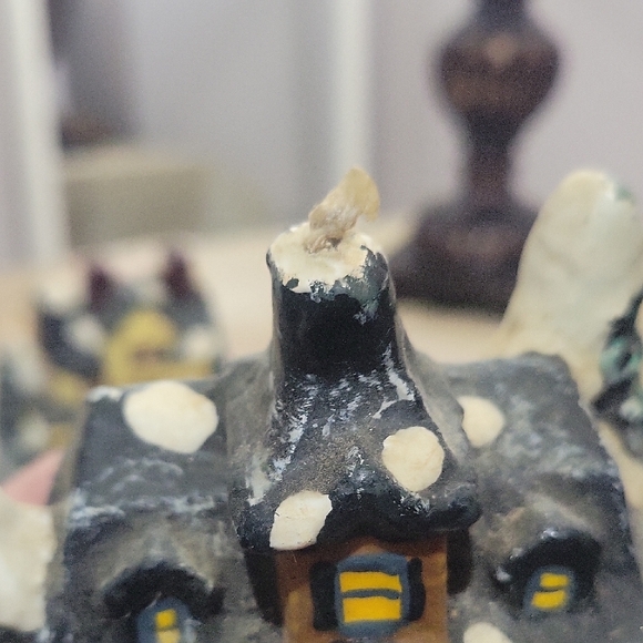 Charming Snowy Village  Vintage Wax Candles - Picture 3 of 5